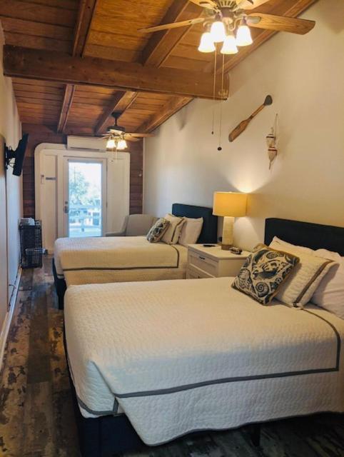 Darien Dockside Inn Extérieur photo